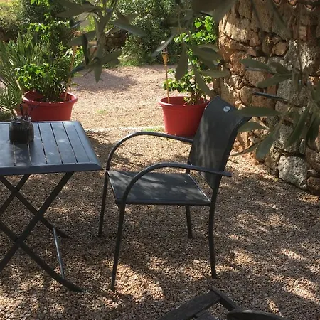 Alojamento de Acomodação e Pequeno-almoço Caseddu Di Chjarastella Figari (Corsica)