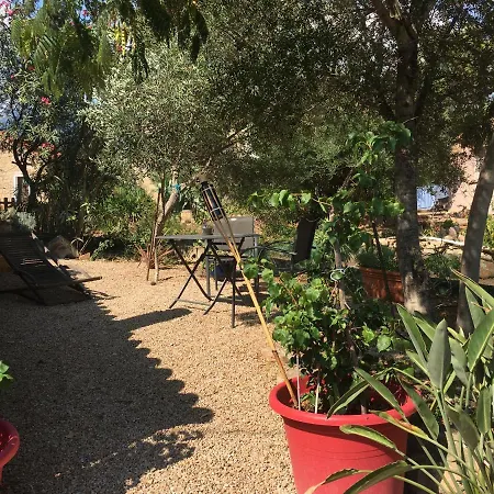 Caseddu Di Chjarastella Bed & Breakfast