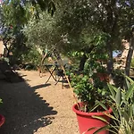 Caseddu Di Chjarastella Bed & Breakfast
