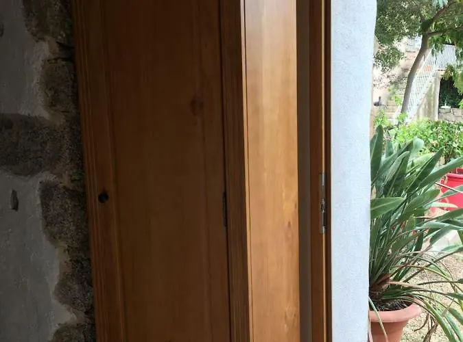 לינה וארוחת בוקר Caseddu Di Chjarastella 3*